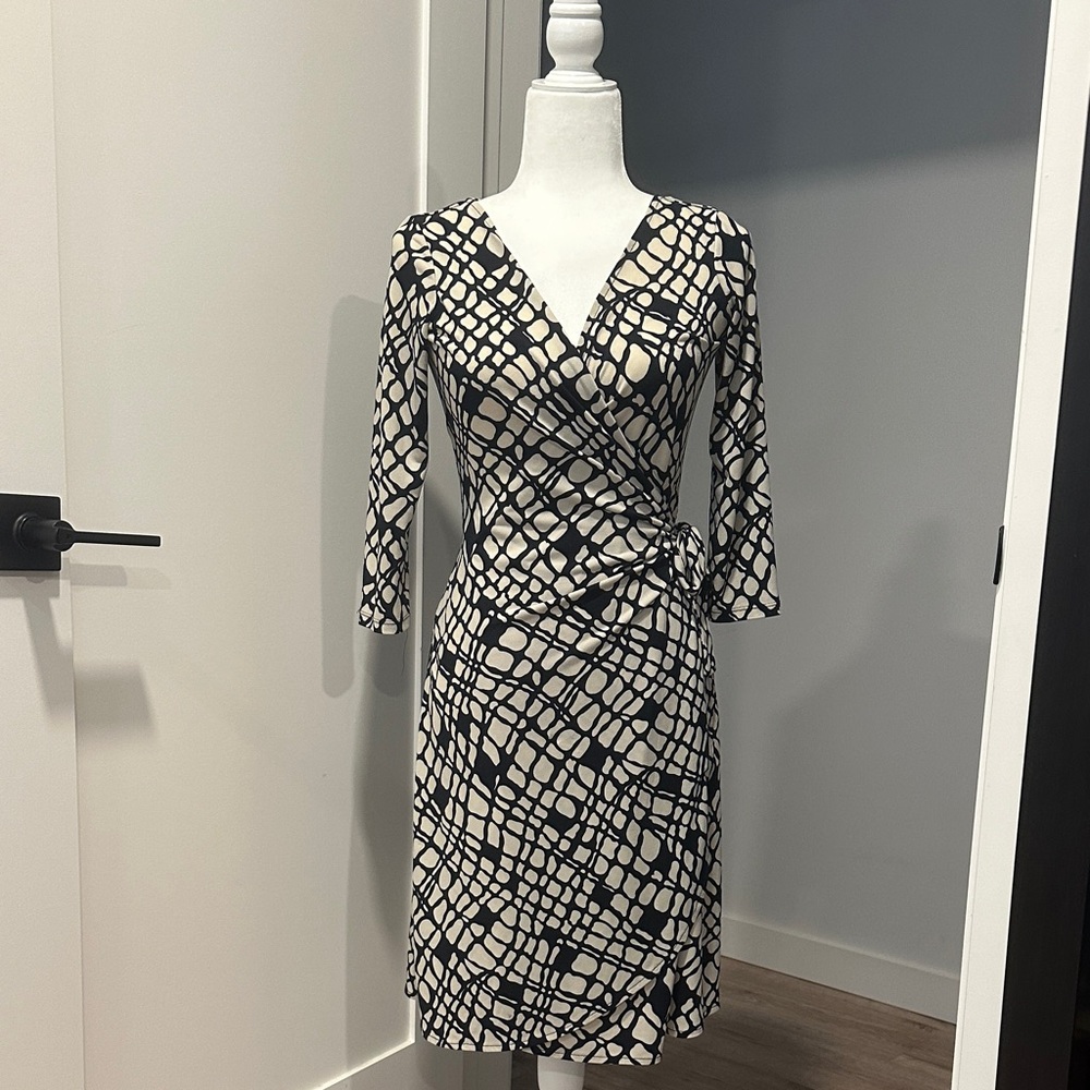 London Times Black and Cream Geometric Dress